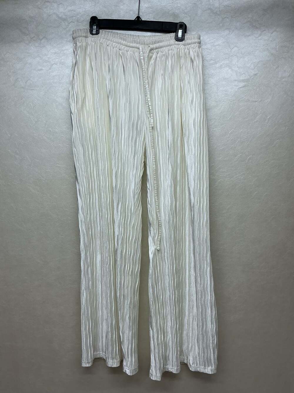 mi ami for francesca's White Crinkle Plissé Wide-Leg Drawstring Pants